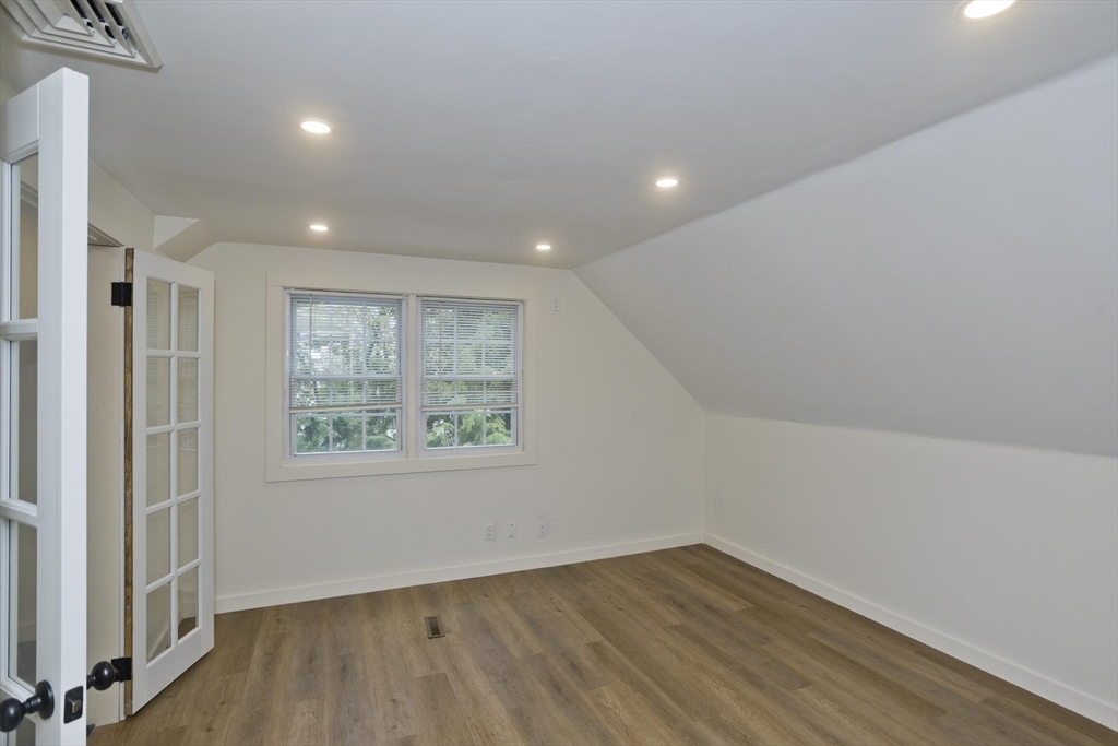 70 Yeoman Avenue Property Photo 23