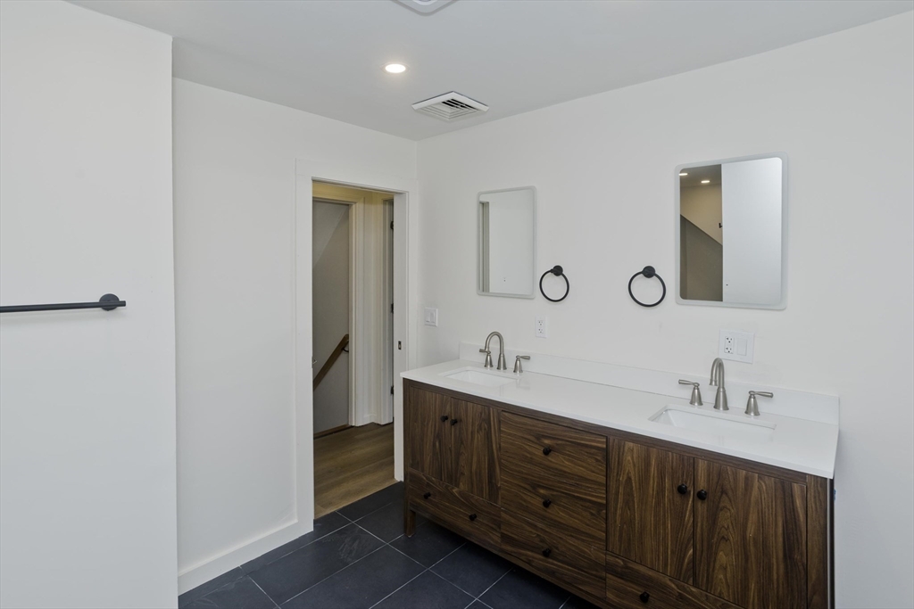 70 Yeoman Avenue Property Photo 28