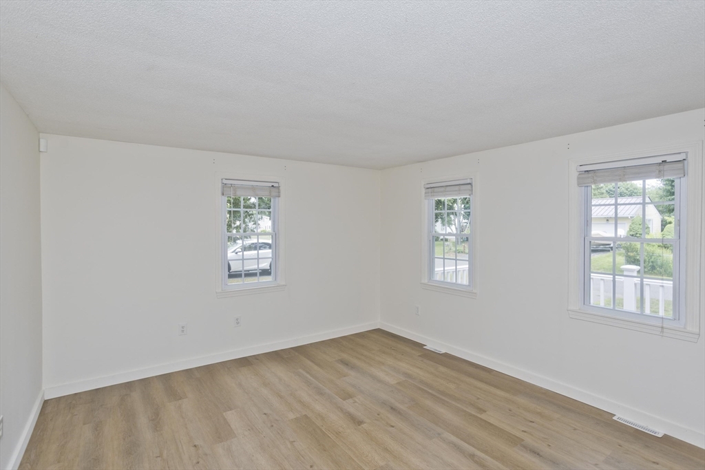 70 Yeoman Avenue Property Photo 30