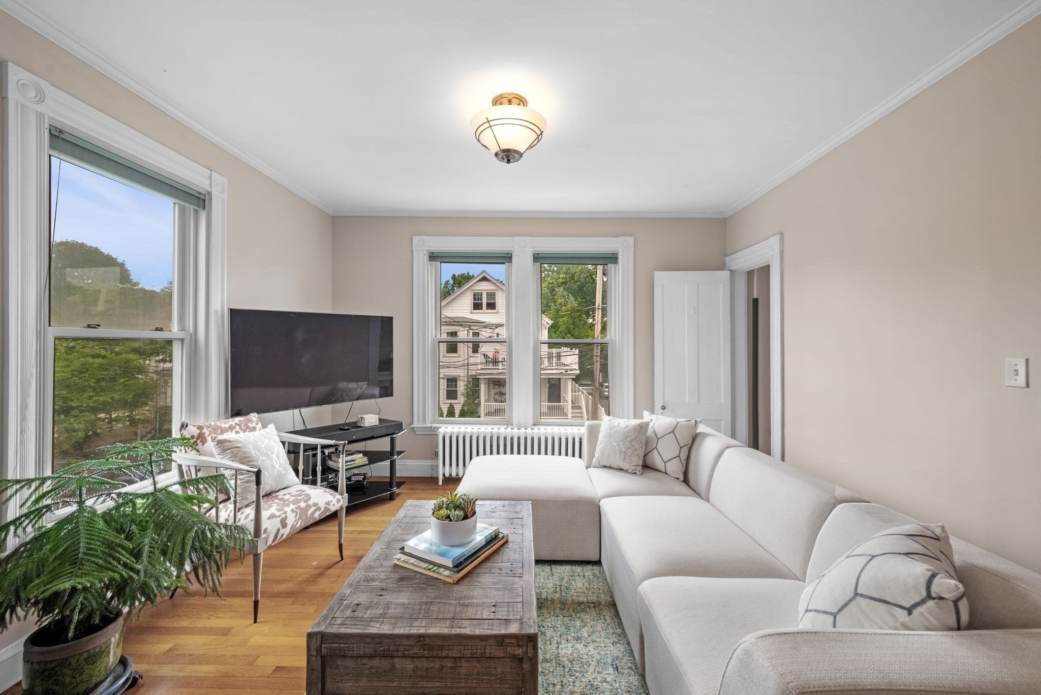 128 Selwyn St # 2 Property Photo 8
