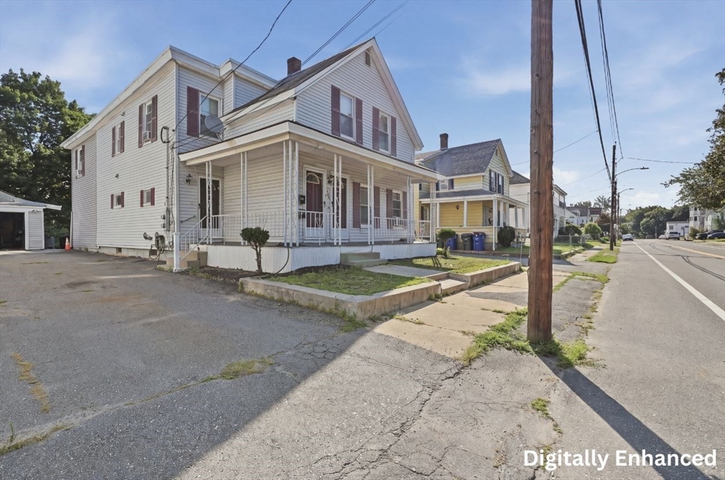 100 Lincoln Terrace Property Photo 2
