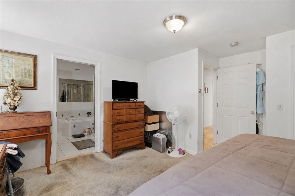 100 Lincoln Terrace Property Photo 16