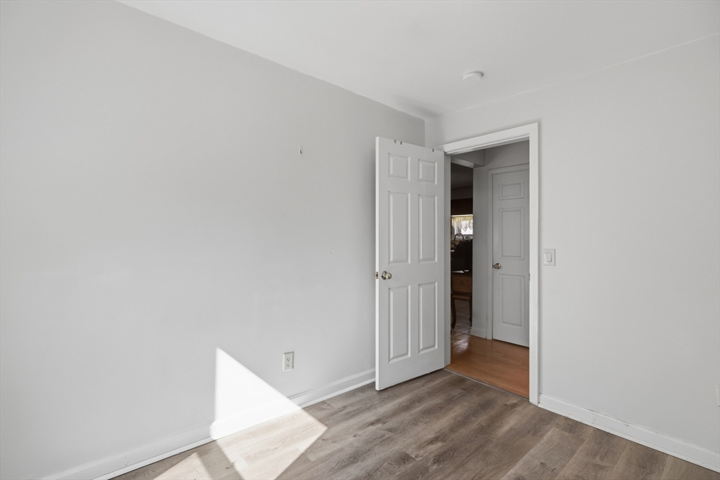 100 Lincoln Terrace Property Photo 20