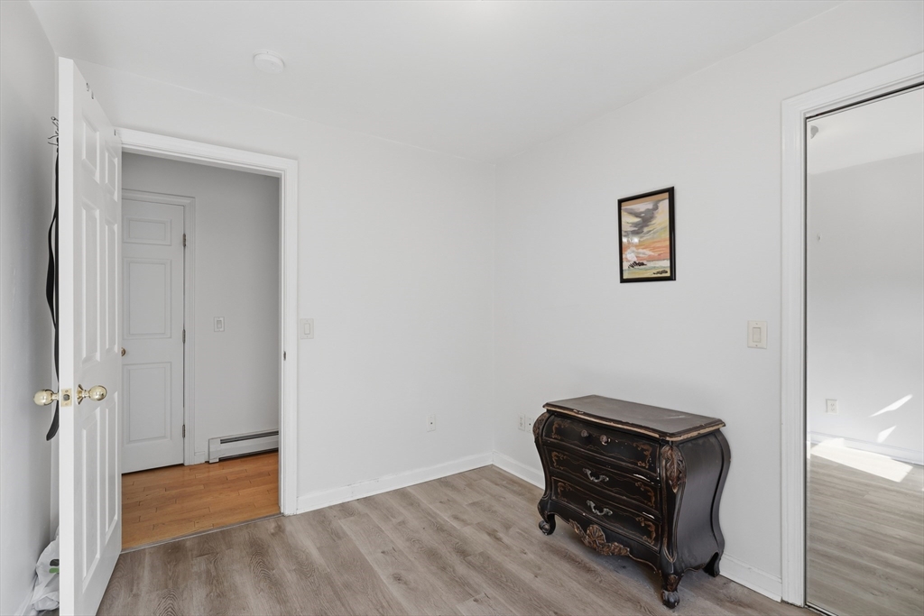100 Lincoln Terrace Property Photo 21