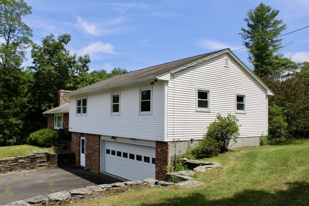 288 Truce Rd Property Photo 2