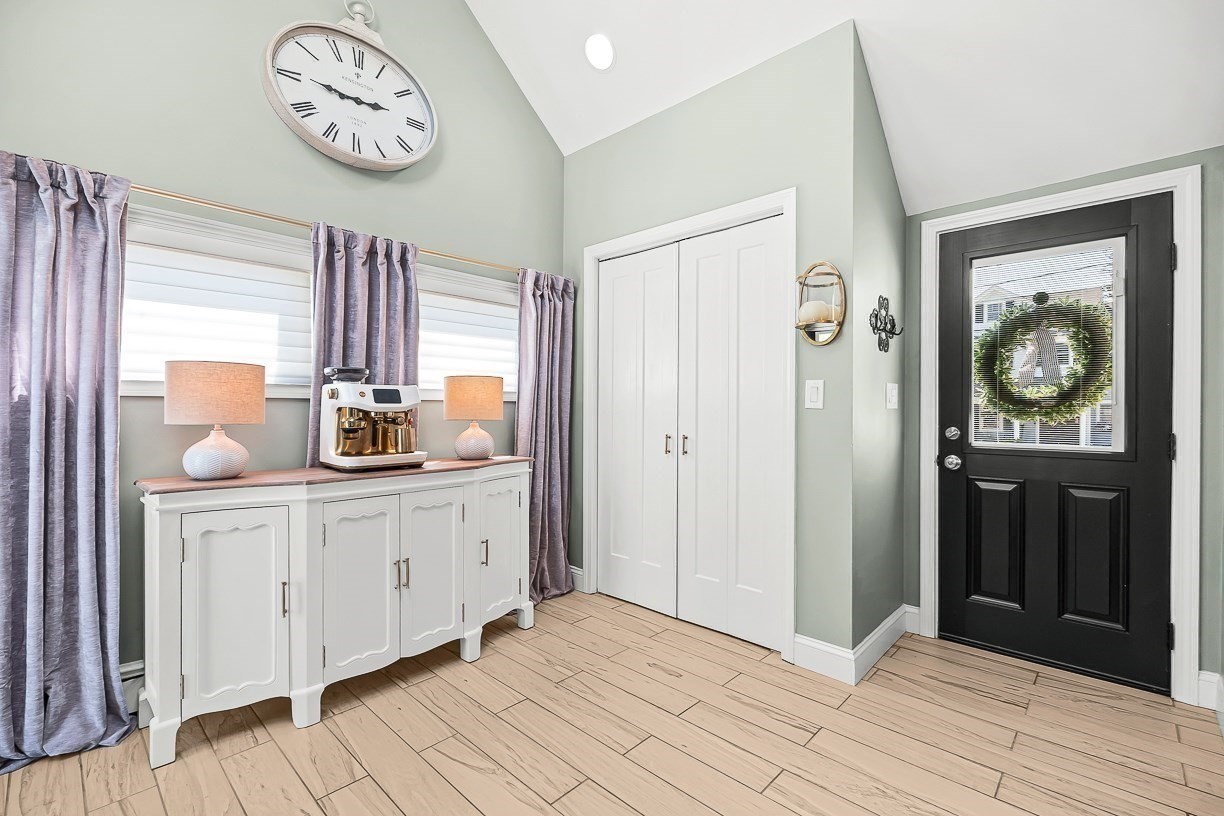 50 Holland Street Property Photo 15