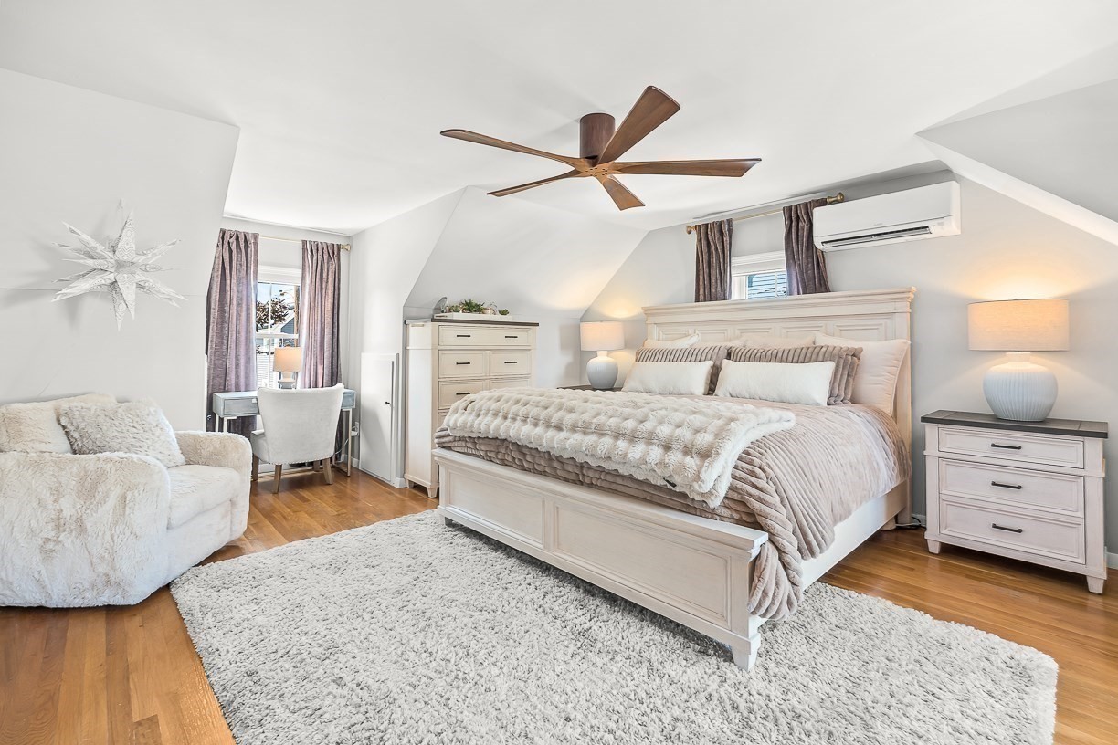 50 Holland Street Property Photo 24