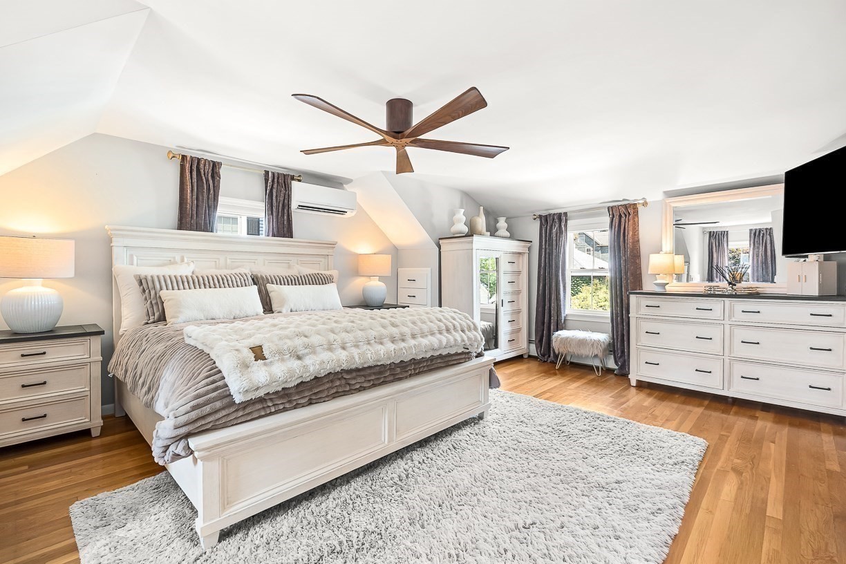 50 Holland Street Property Photo 25