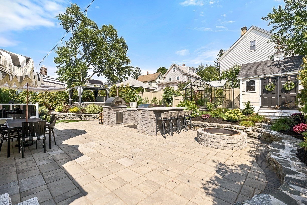 50 Holland Street Property Photo 37