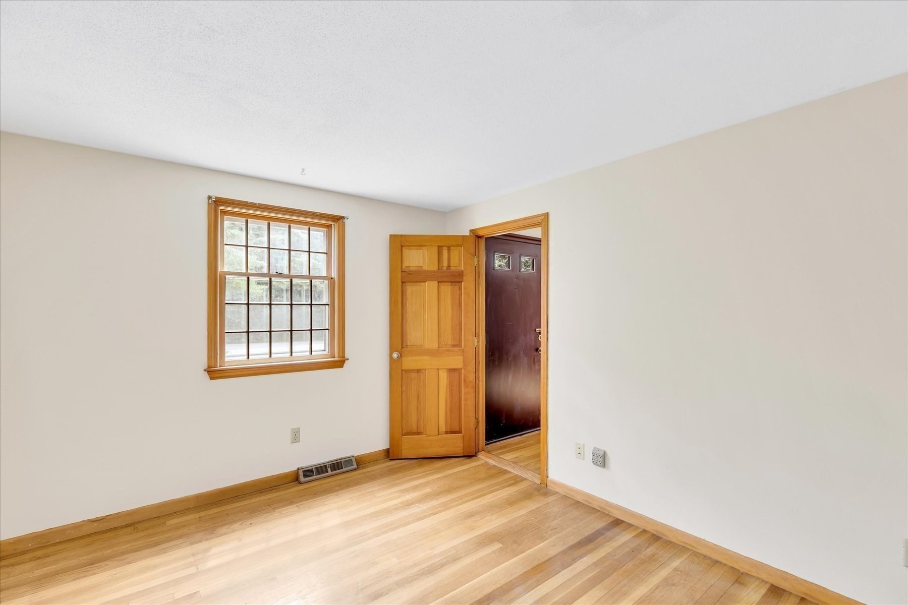804 Putnam Ave Property Photo 18