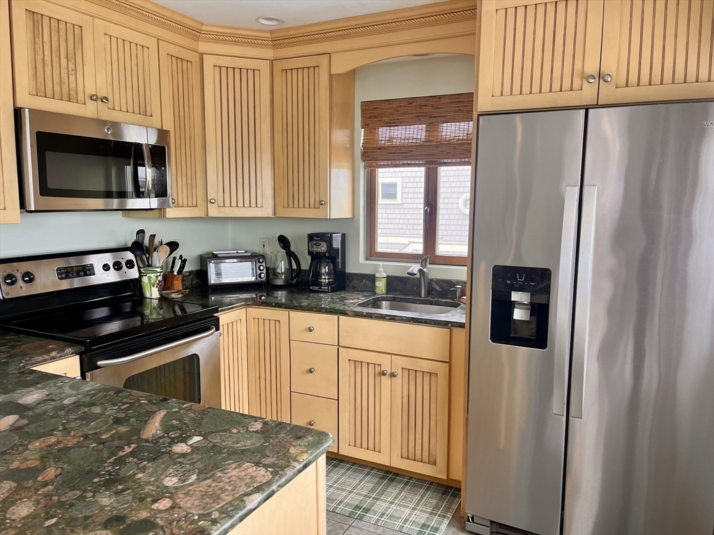 29 Cove Street Property Photo 6