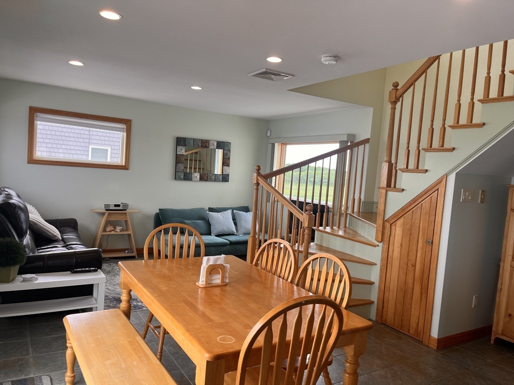 29 Cove Street Property Photo 8