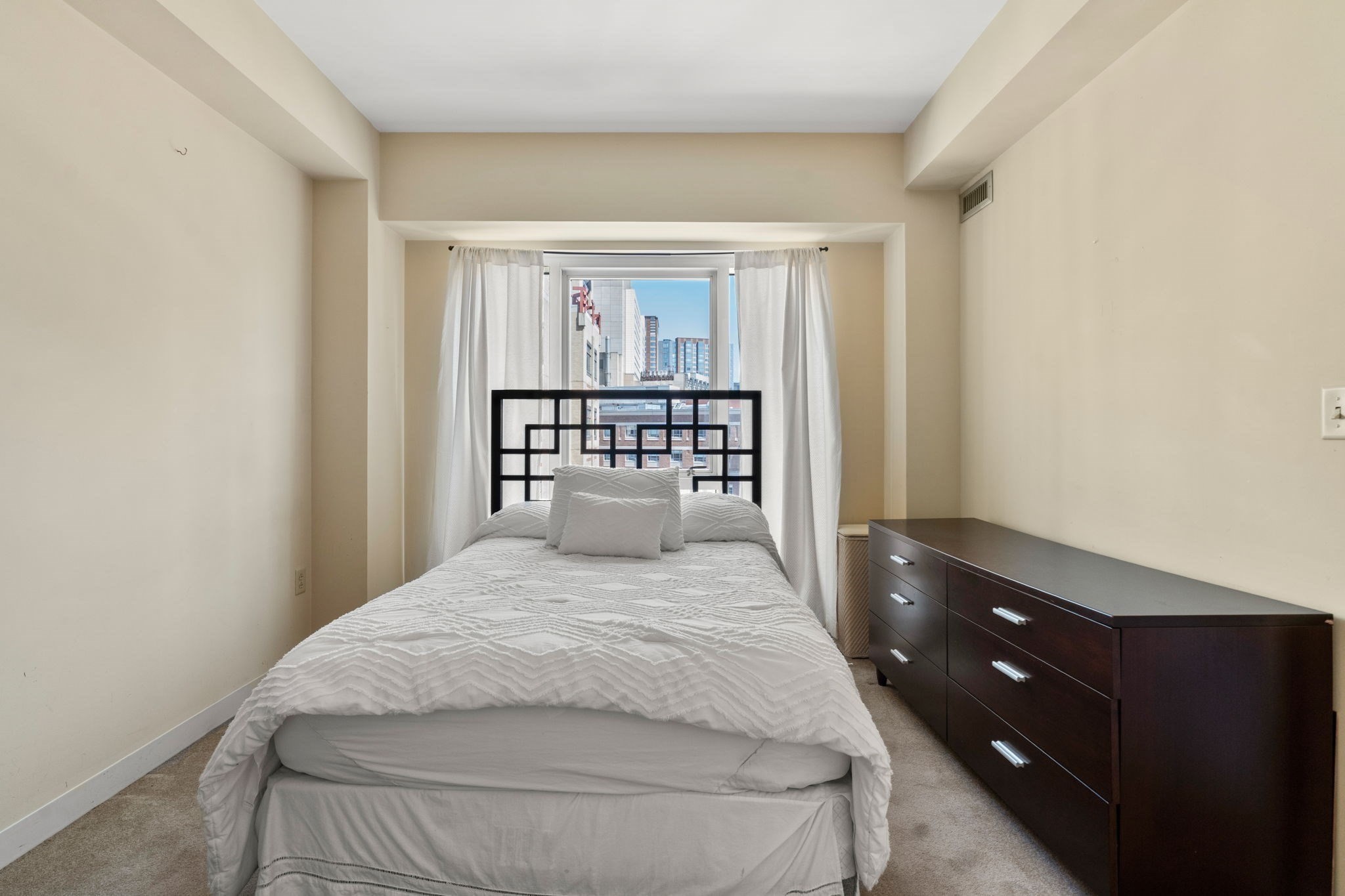 1 Nassau St # 1002 Property Photo 8