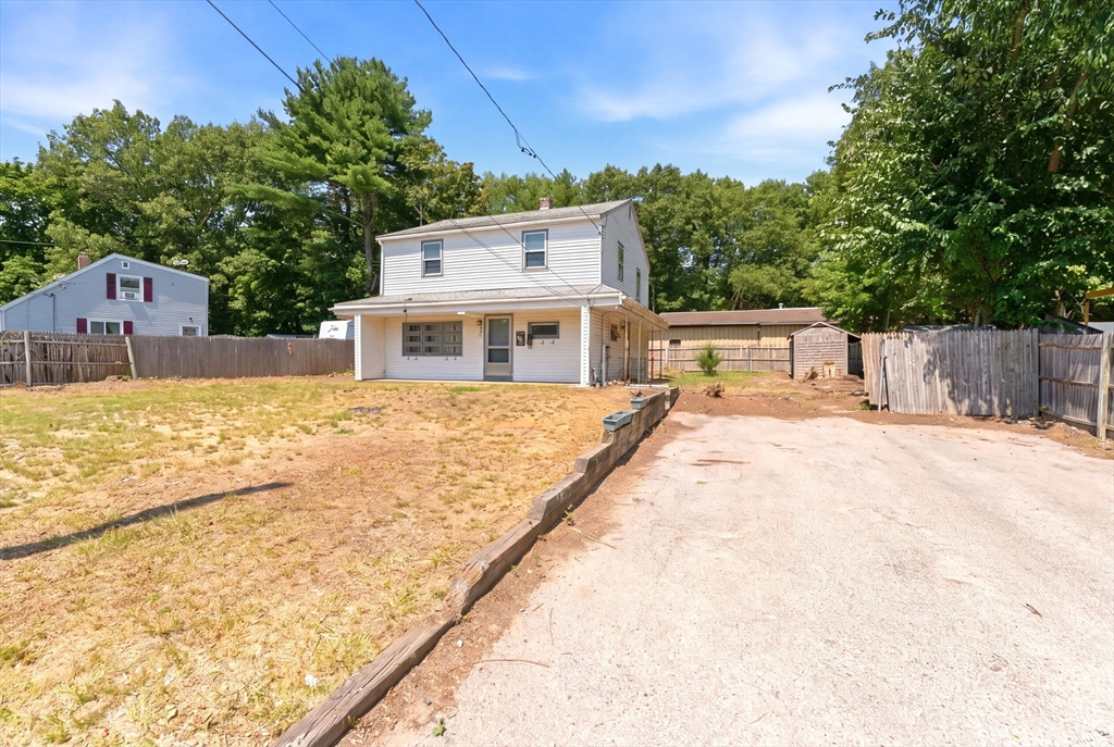 227 S Main St Property Photo 1