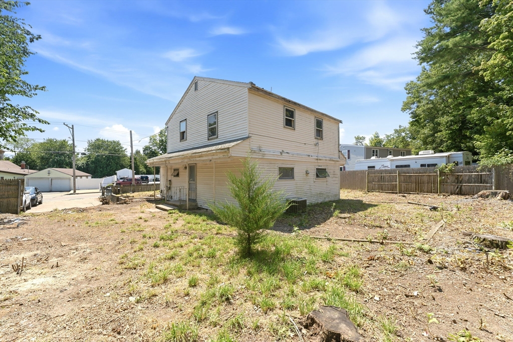 227 S Main St Property Photo 2