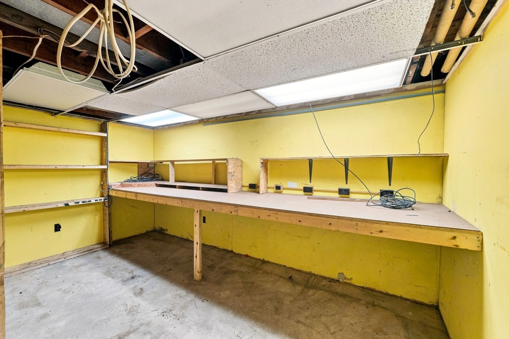 227 S Main St Property Photo 18