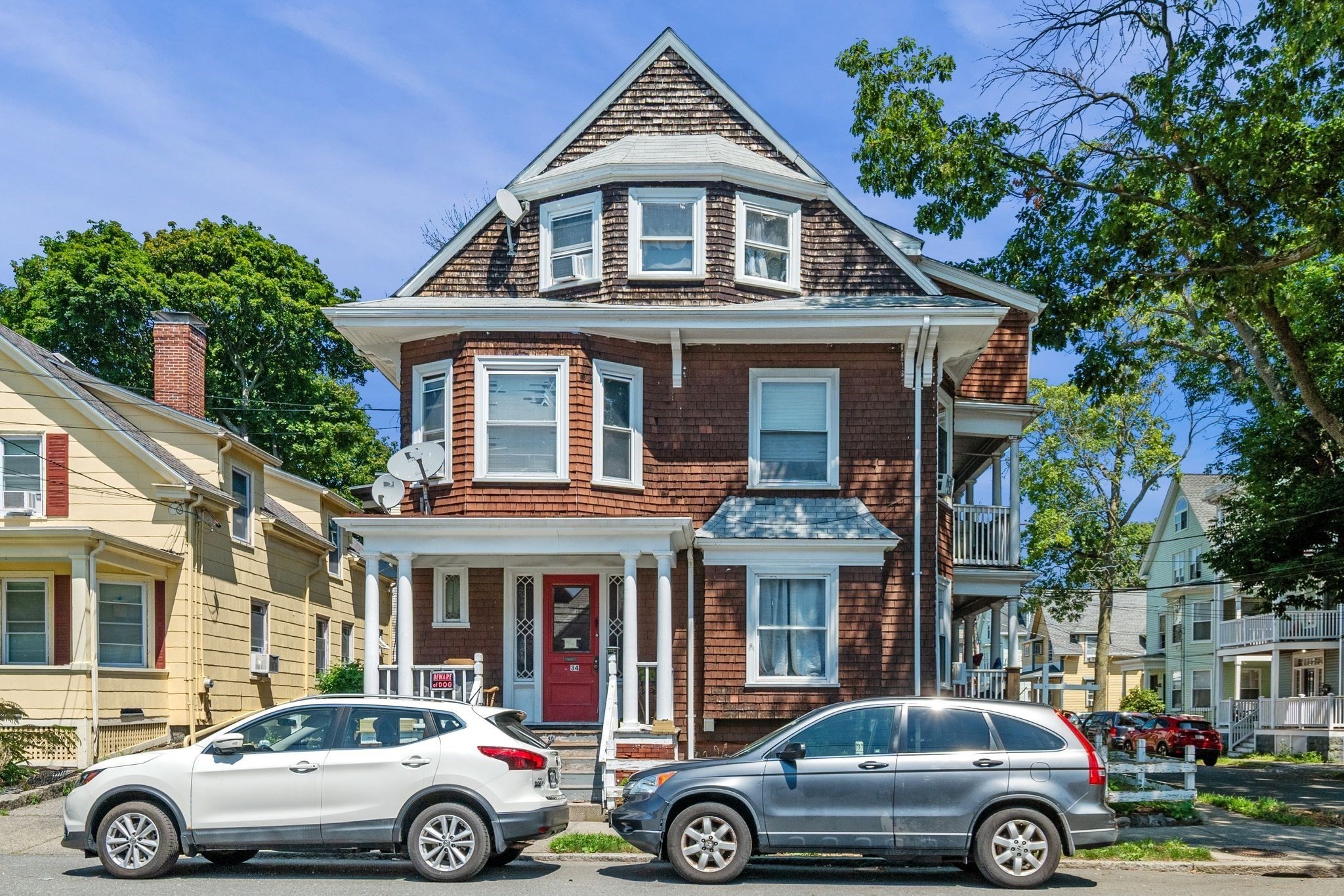 2 Mace Pl Property Photo 2