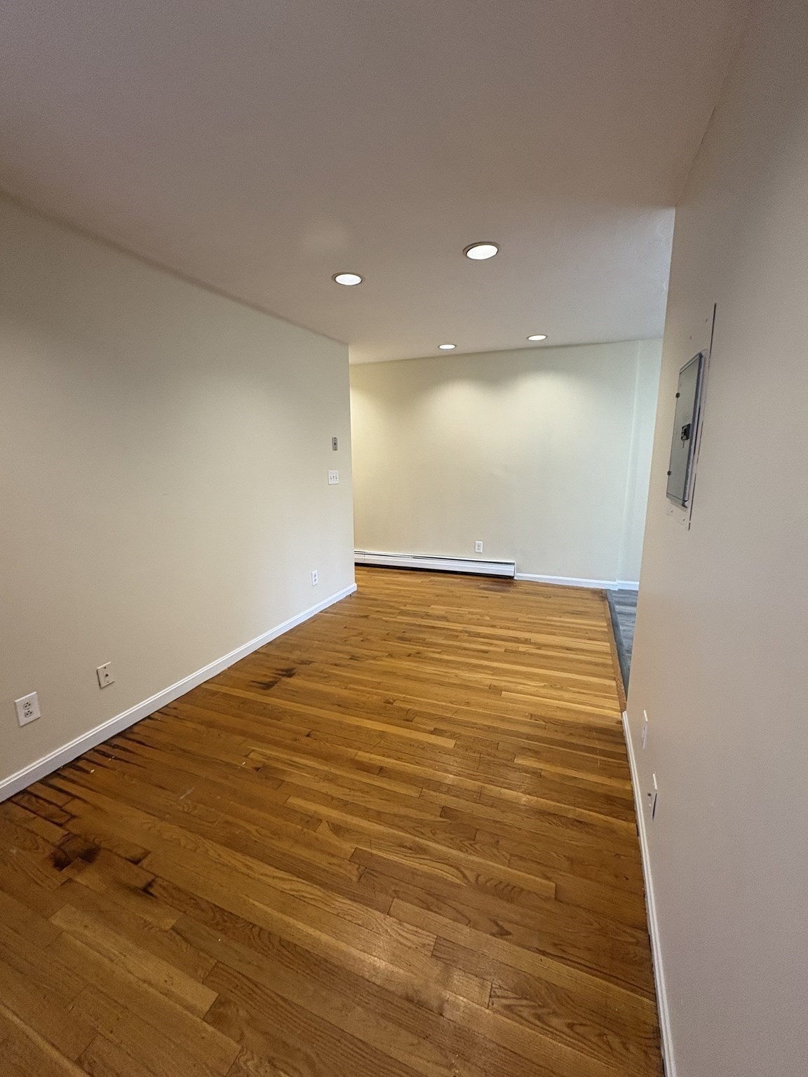 6 Northey # 3 Property Photo 3