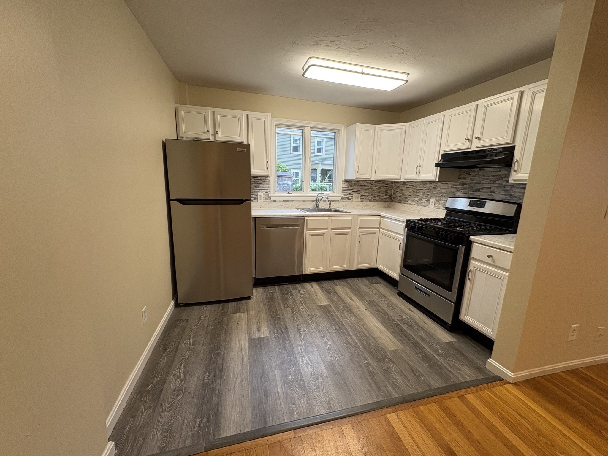6 Northey # 3 Property Photo 7
