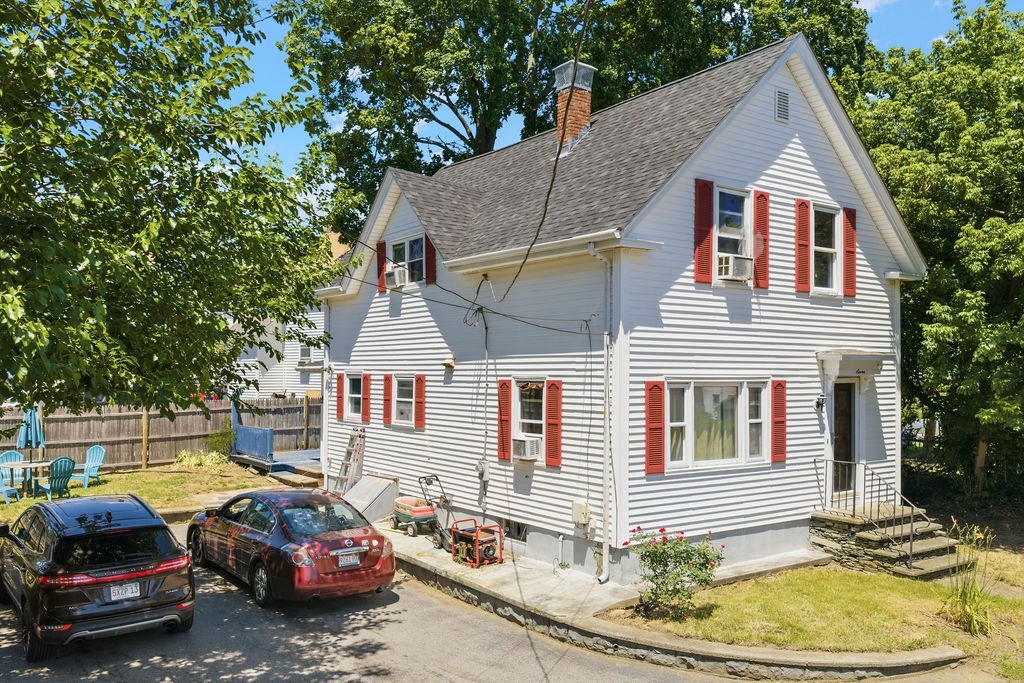 7 Woodwards Ln Property Photo 1