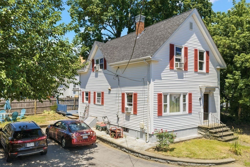 7 Woodwards Ln Property Photo 2