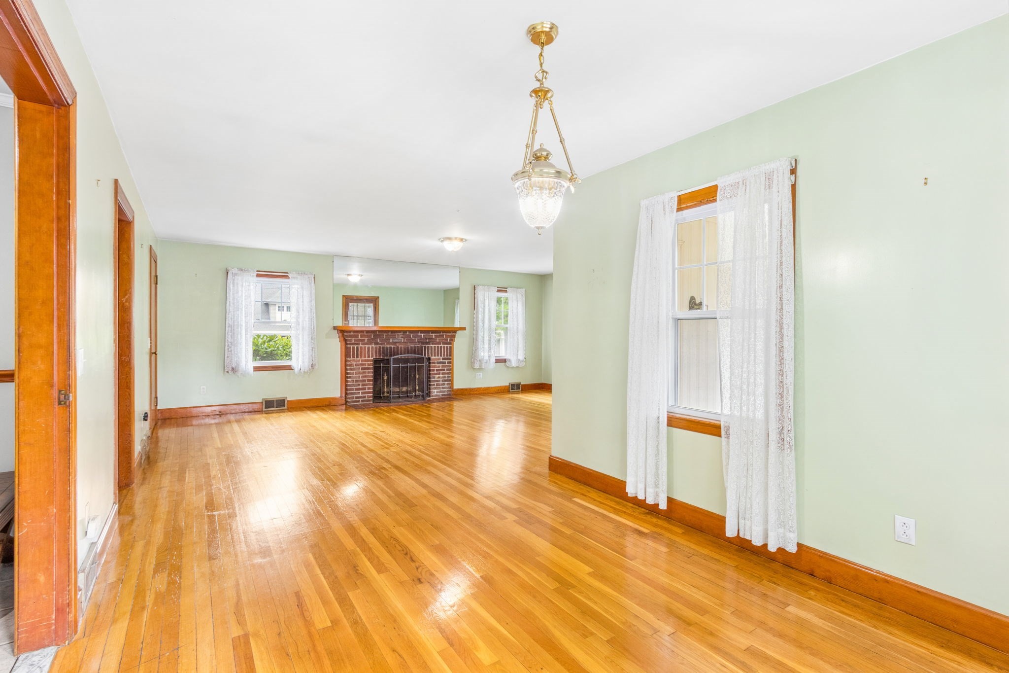 2 Hunting St. Property Photo 5