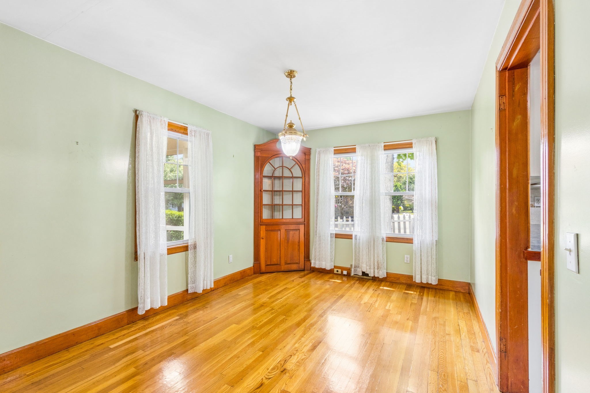 2 Hunting St. Property Photo 6