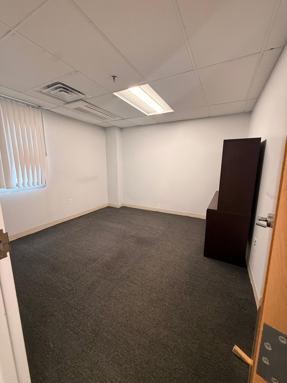 1 R Newbury # 405 Property Photo 6