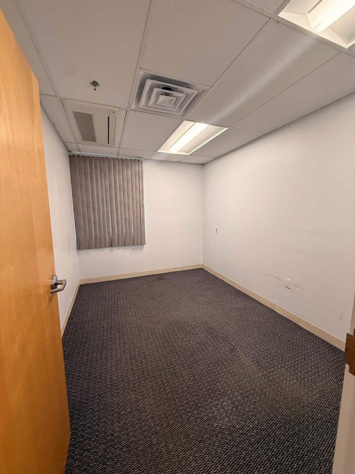 1 R Newbury # 405 Property Photo 7