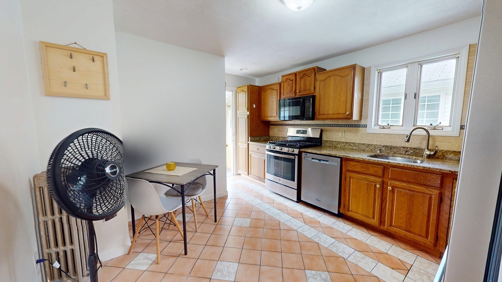54 Linwood St # 2 Property Photo 1