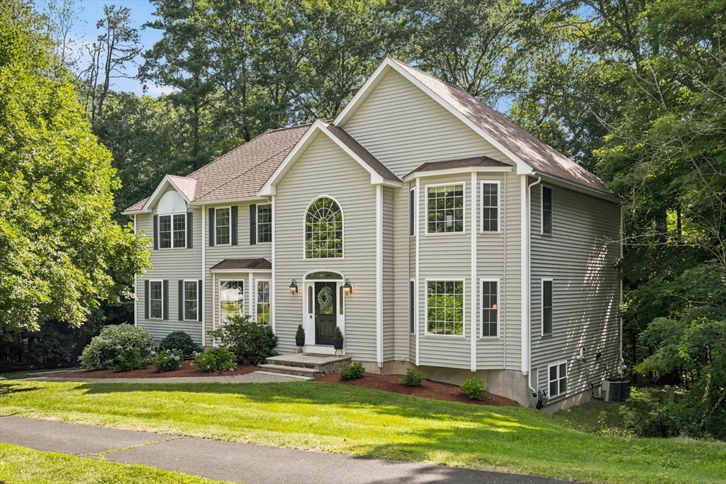 6 Londonderry Ln Property Photo 1