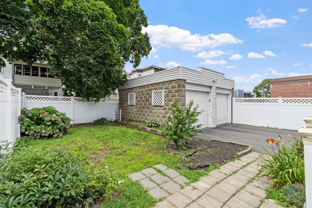 38 Floyd Street Property Photo 28