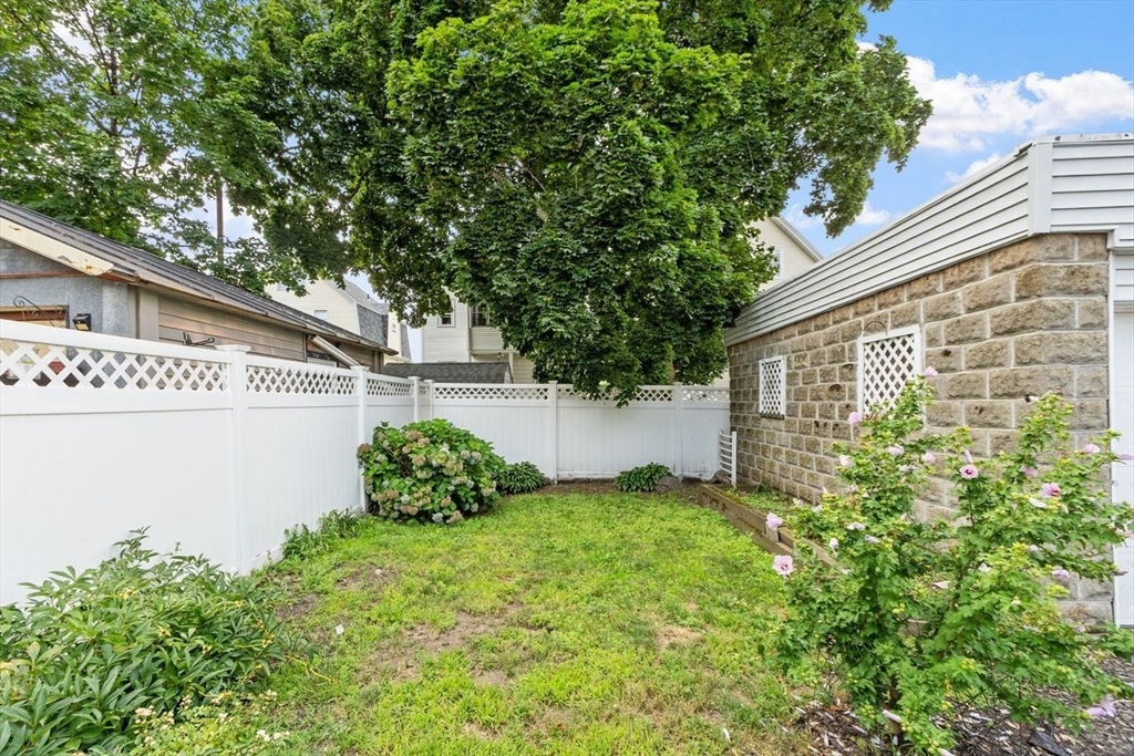 38 Floyd Street Property Photo 31