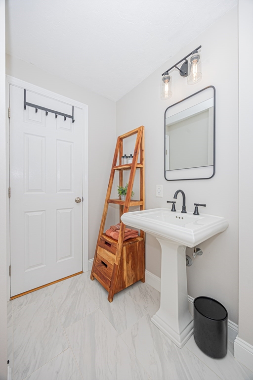 60 Justine Rd Property Photo 12