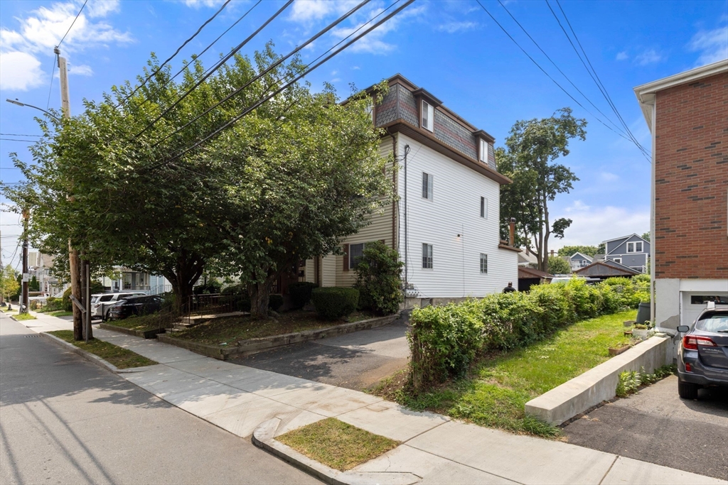28 Morse St Property Photo 1
