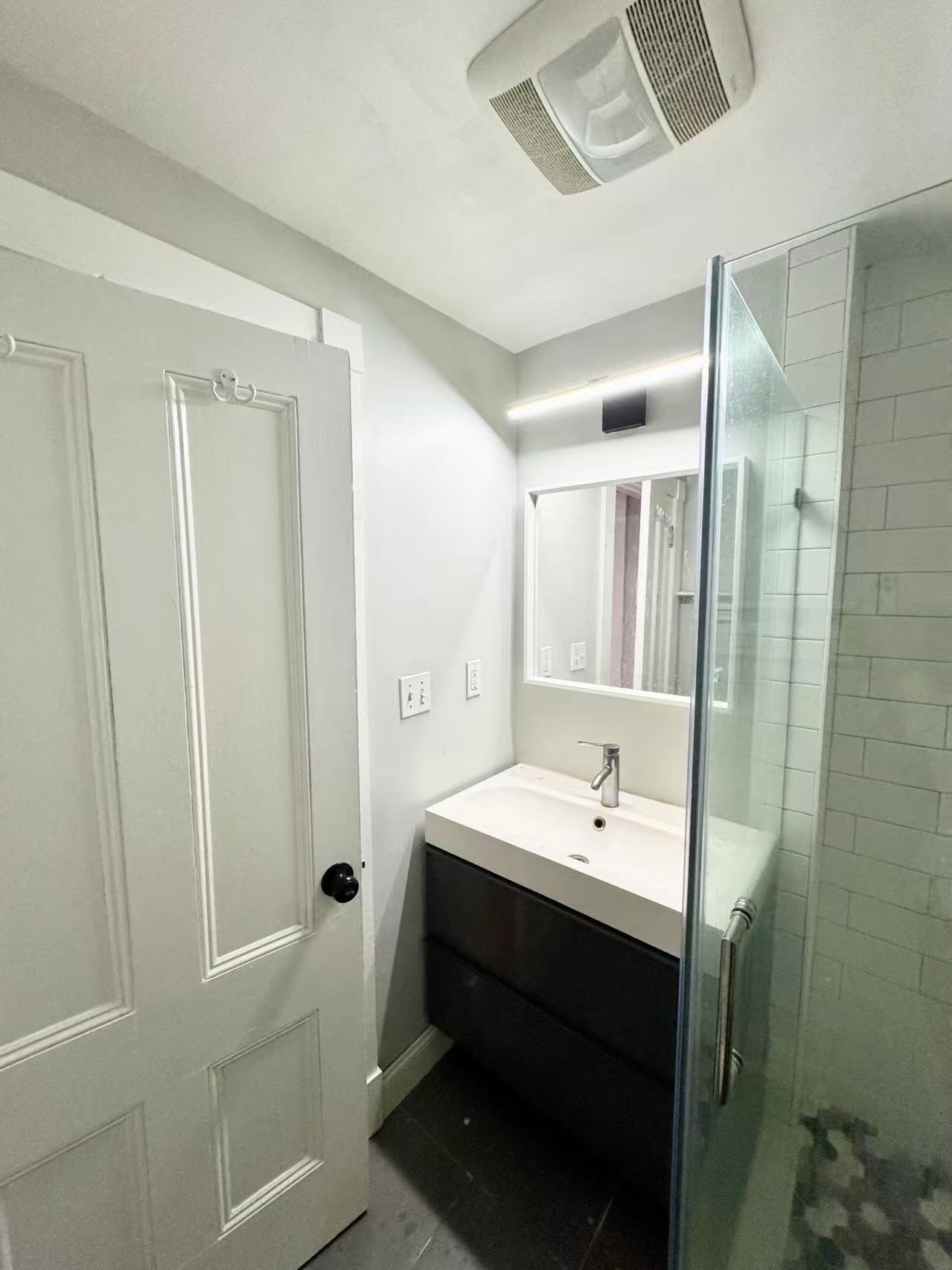 246 Cypress St # 4 Property Photo 6