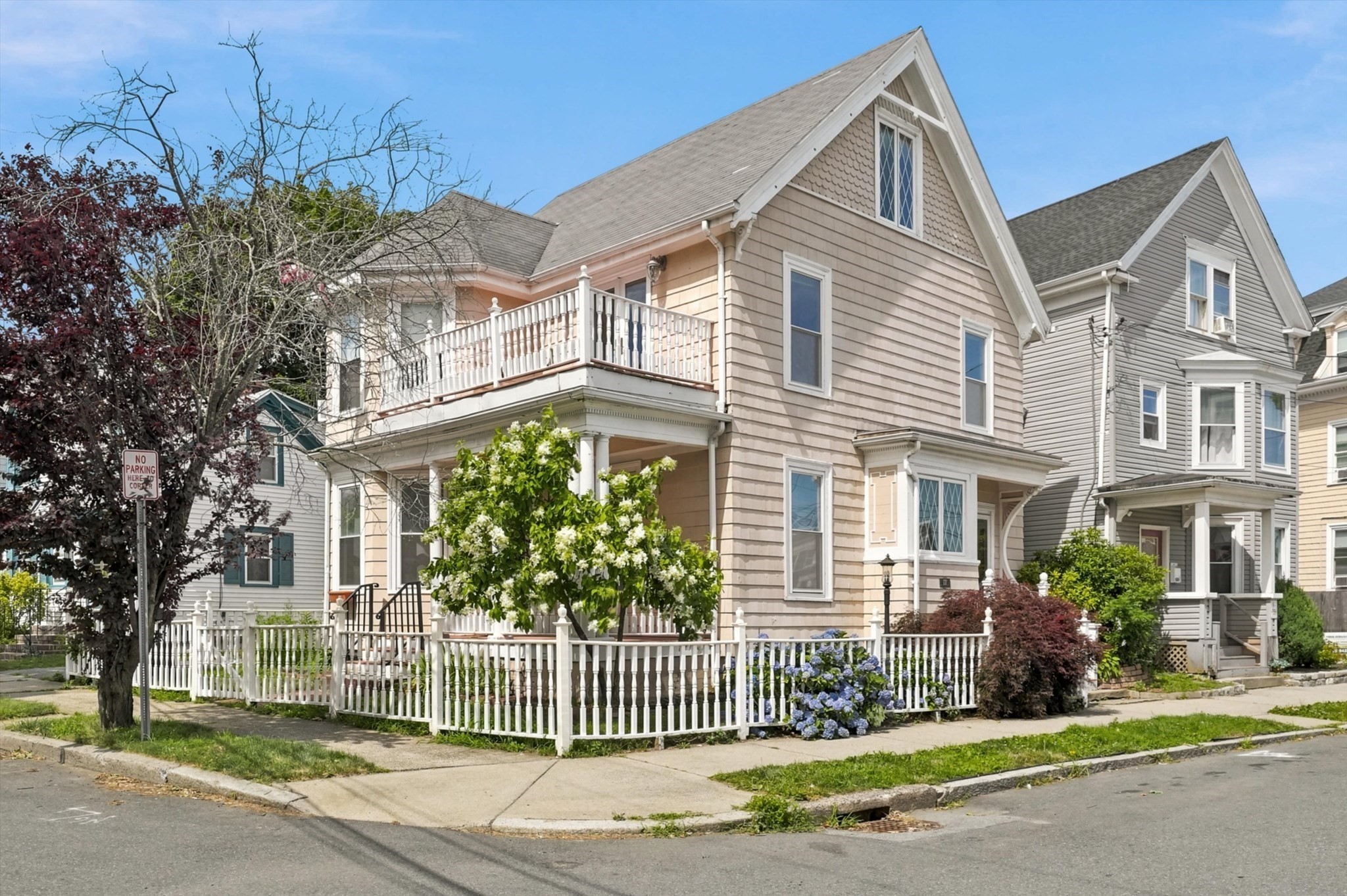 17 Basset St Property Photo 2