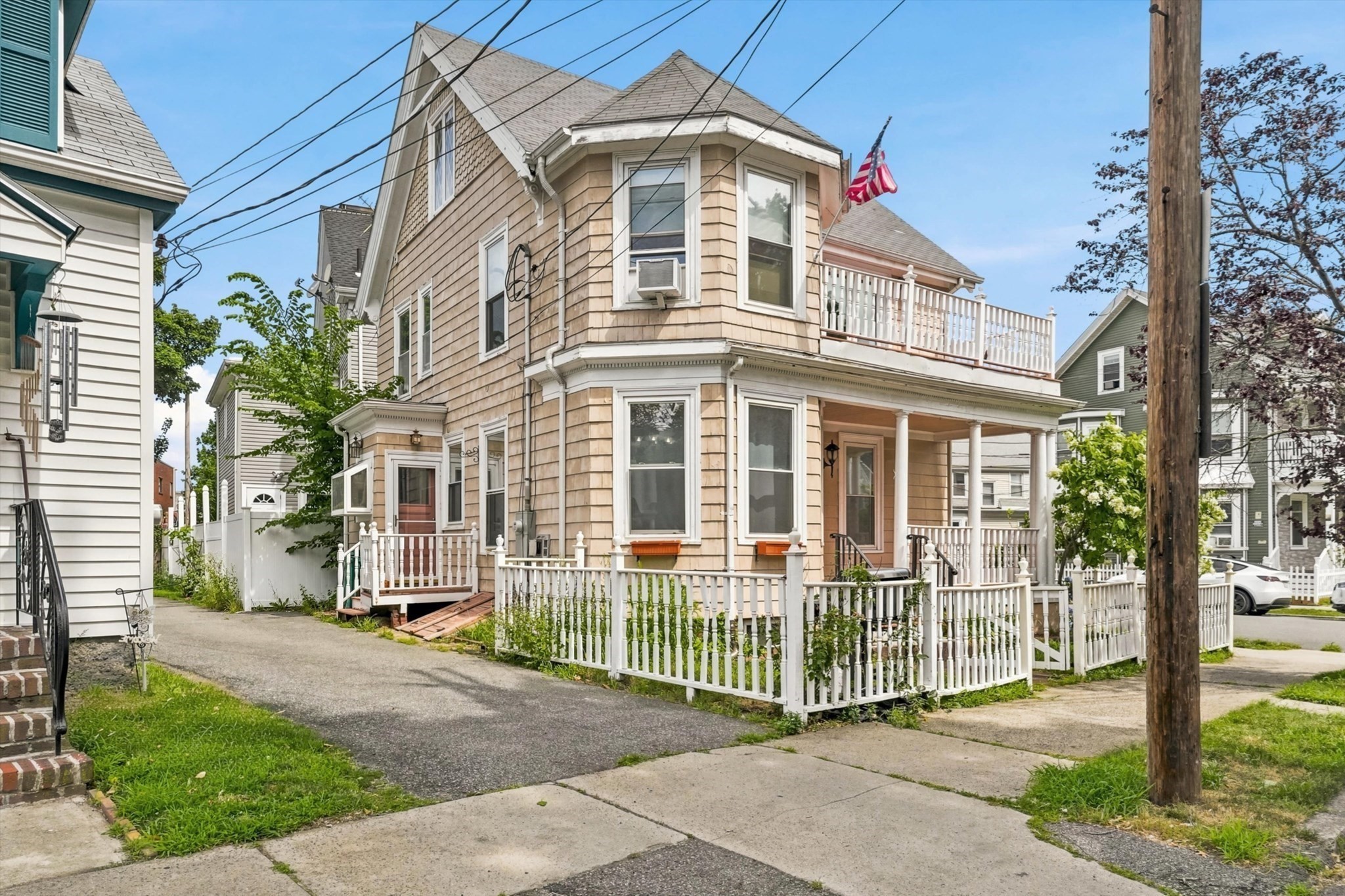 17 Basset St Property Photo 3
