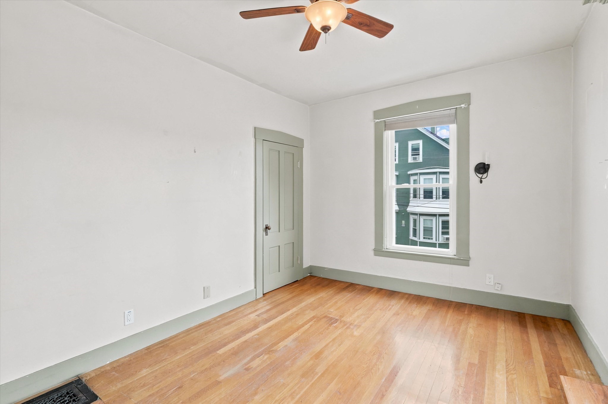 17 Basset St Property Photo 23