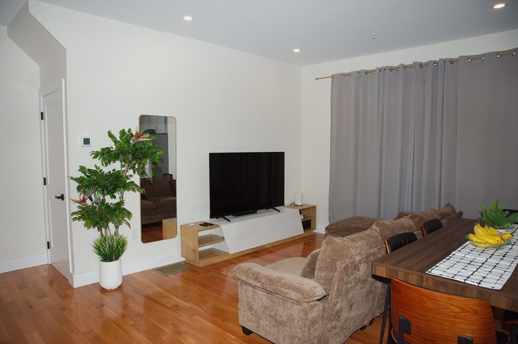 5 Walnut Avenue # 2 Property Photo 2