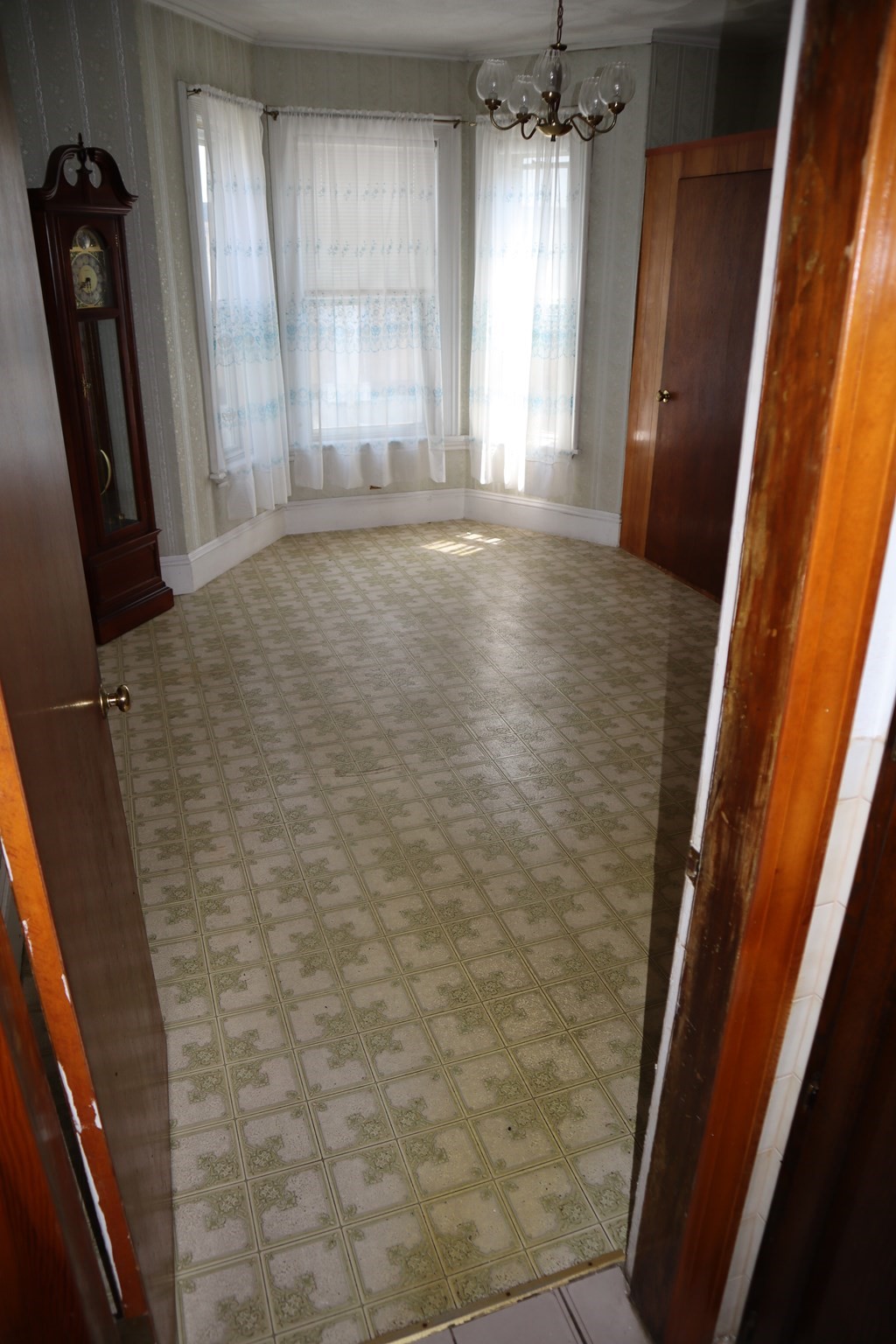 7-r W Dane St Property Photo 15
