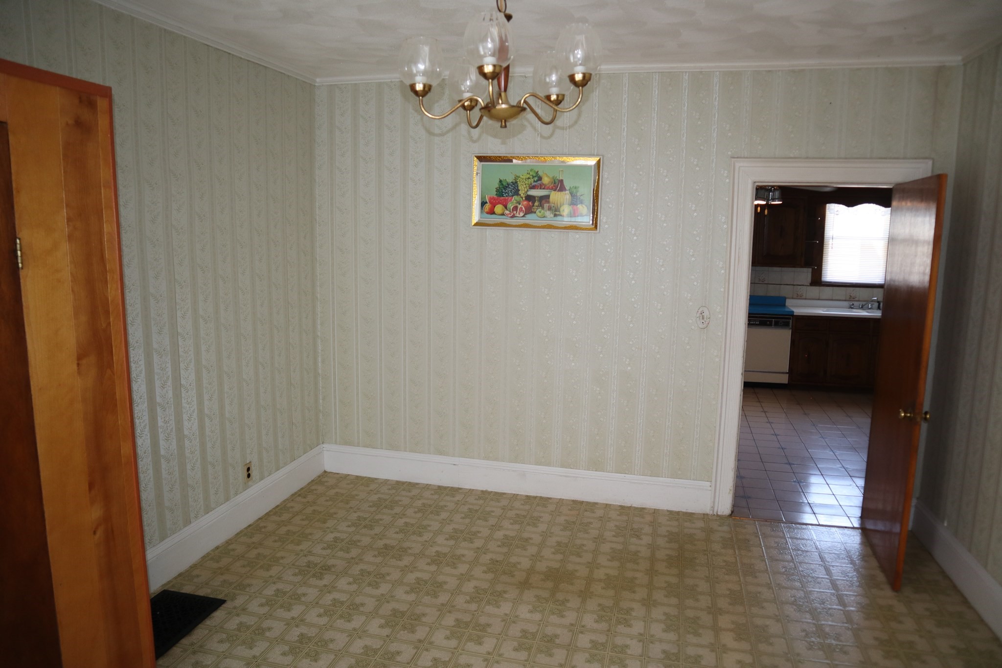 7-r W Dane St Property Photo 16