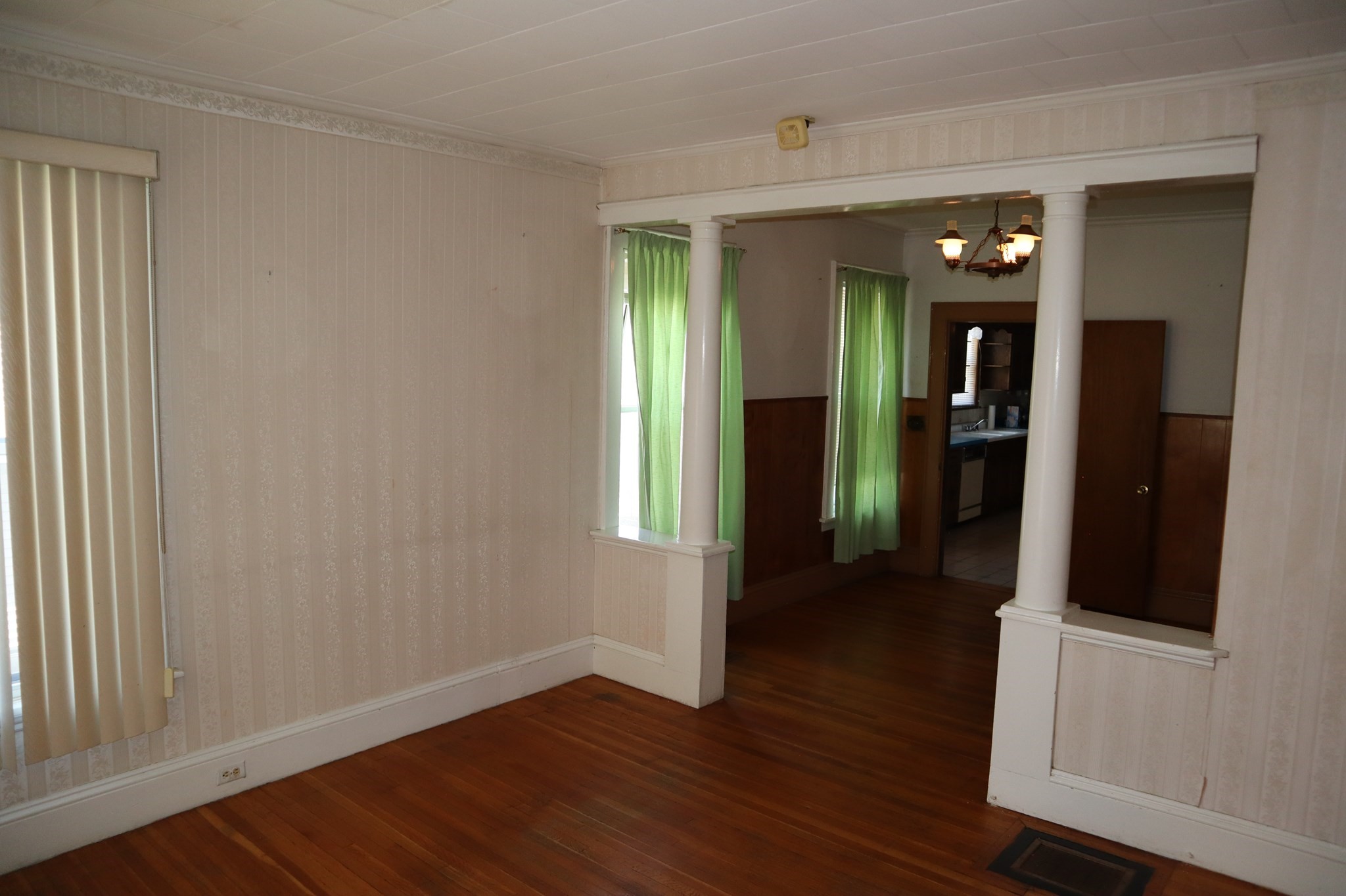 7-r W Dane St Property Photo 20