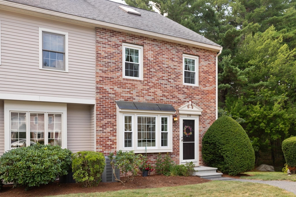 27 E Brookfield Drive Property Photo 1