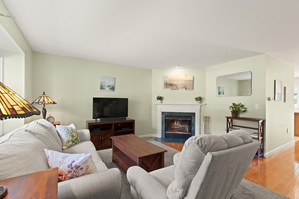 27 E Brookfield Drive Property Photo 4