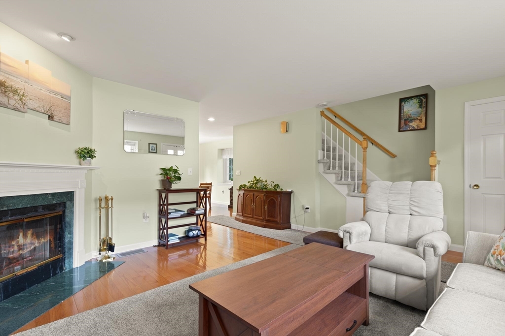 27 E Brookfield Drive Property Photo 5