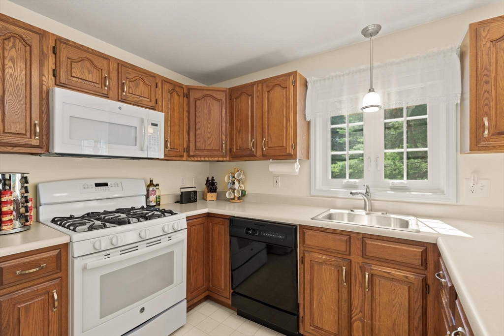 27 E Brookfield Drive Property Photo 11