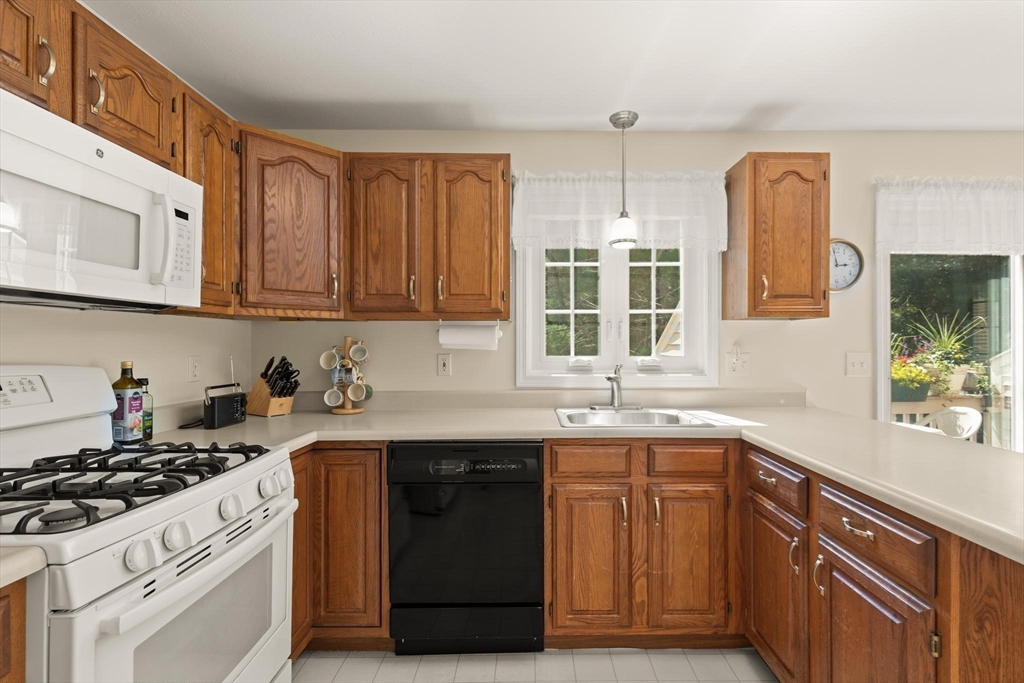 27 E Brookfield Drive Property Photo 12