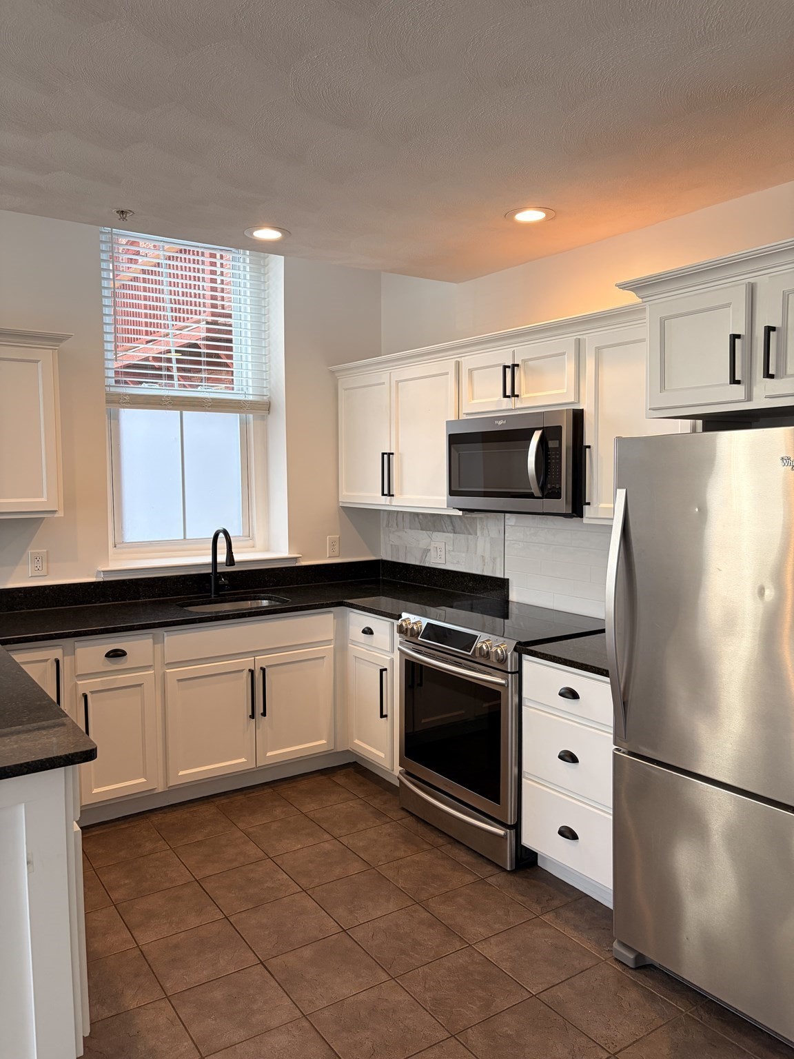 52 Washington St Property Photo 3