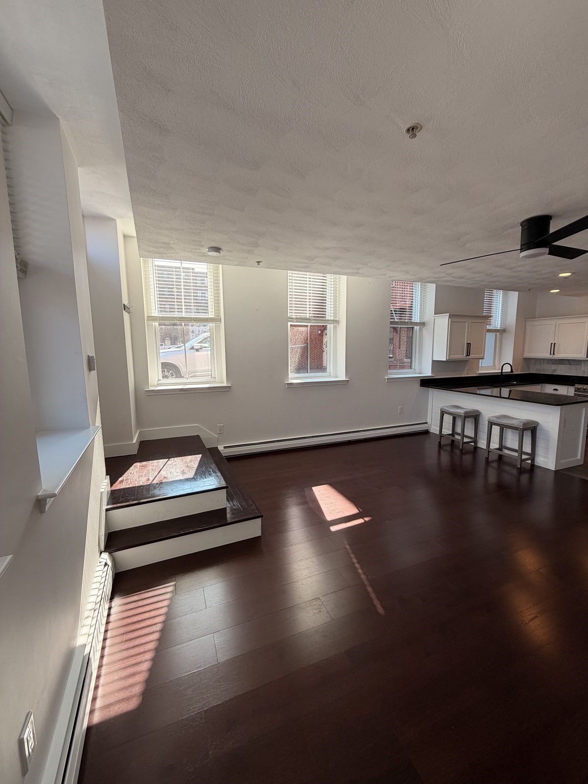52 Washington St Property Photo 4